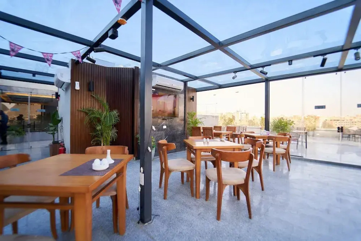 New Pyramid Front Hotel