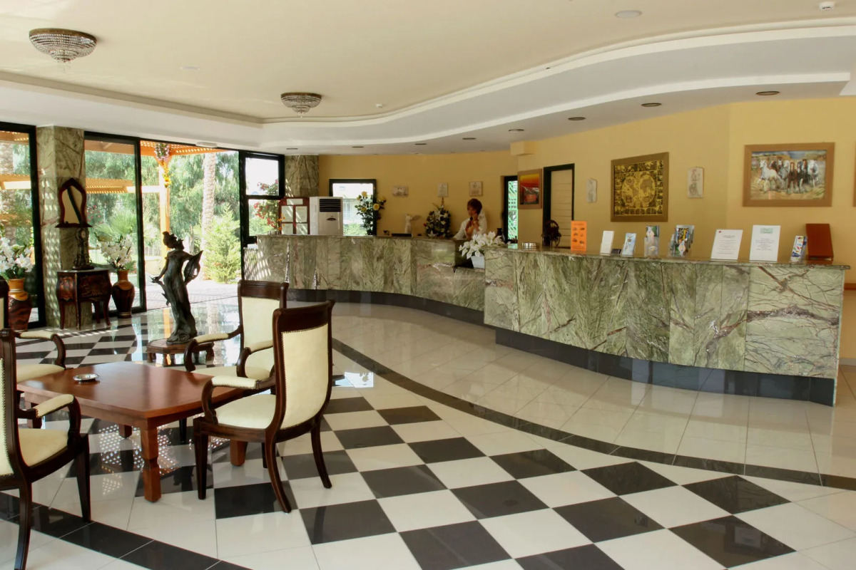 Отель Eri Beach