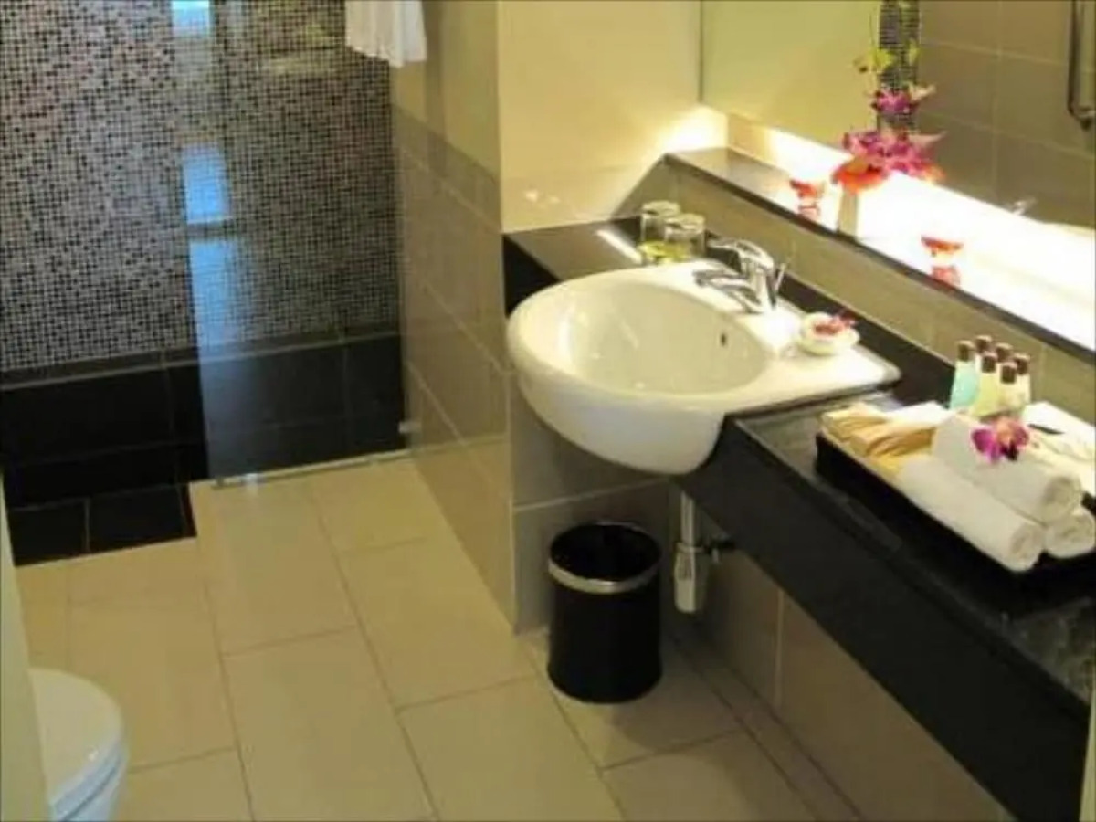 Swiss Garden Residence SS Suite