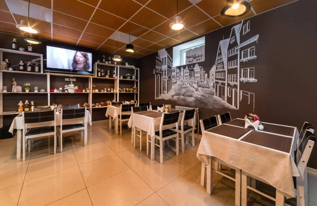 Отель Ambassador Plaza