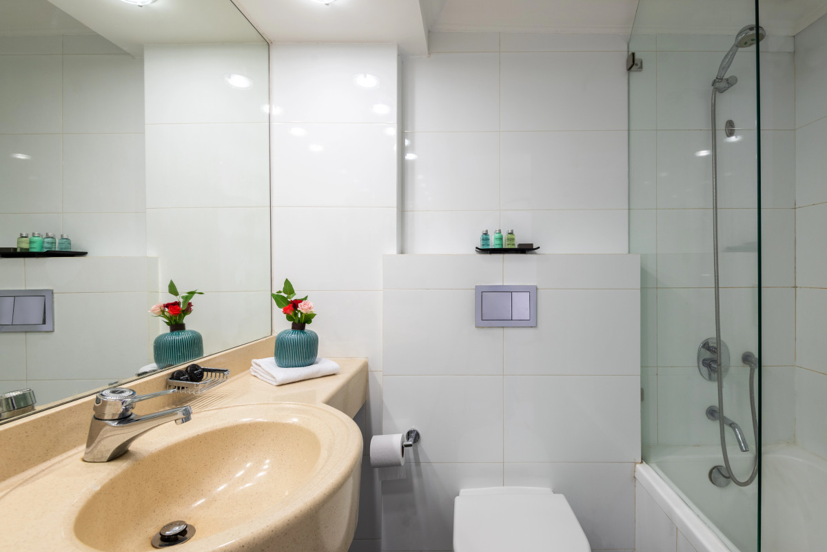 Leonardo Gordon Beach