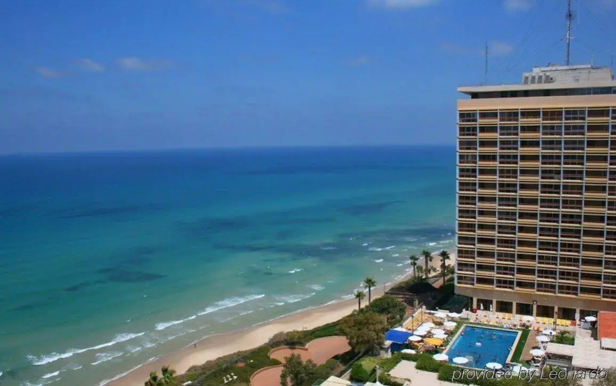 Seasons Hotel - Resort on The Beach