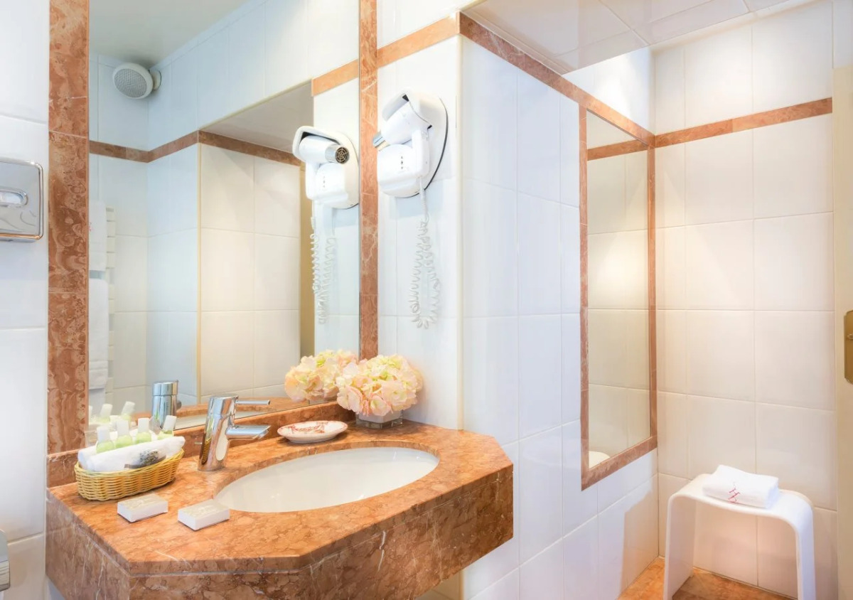 Dauphine Saint Germain Hotel