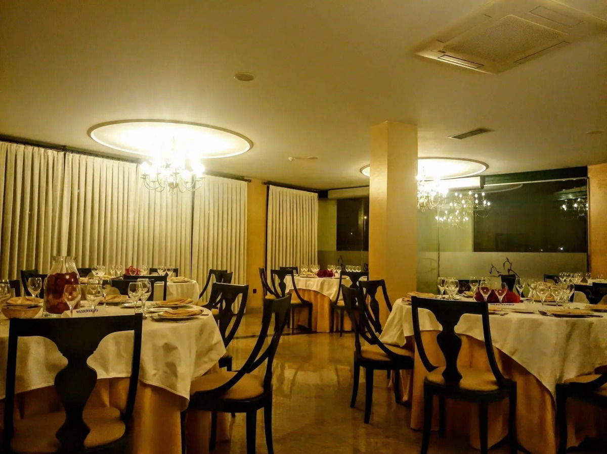 Hotel Ele Puente Romano