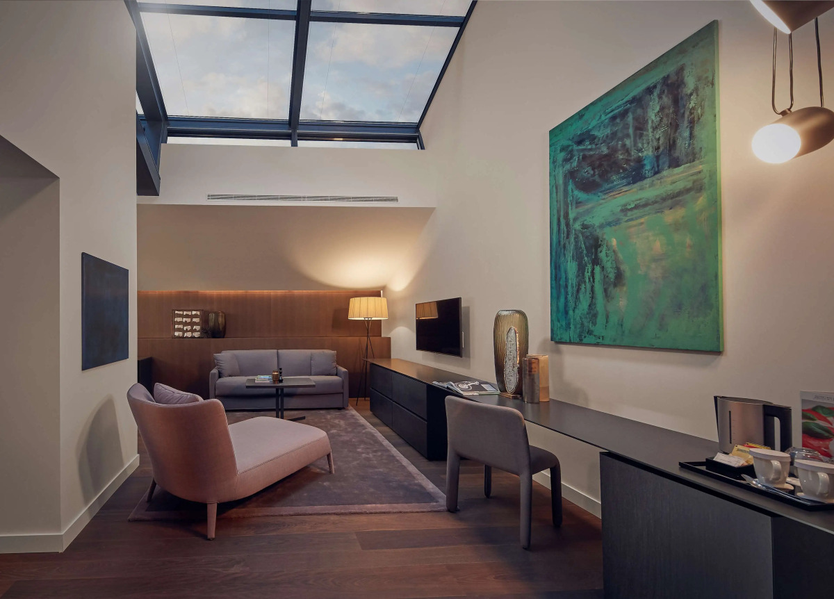 Отель Hilton Lake Como