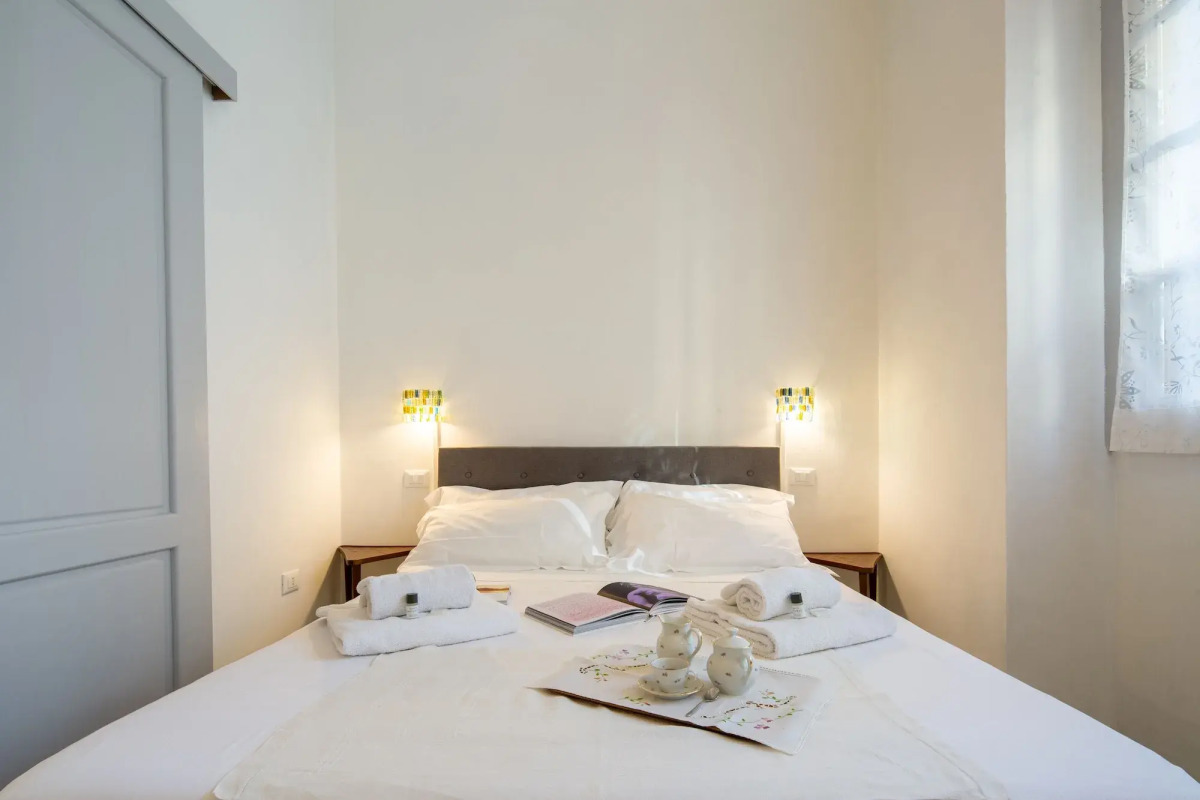 Central Station Apartment by Mmega