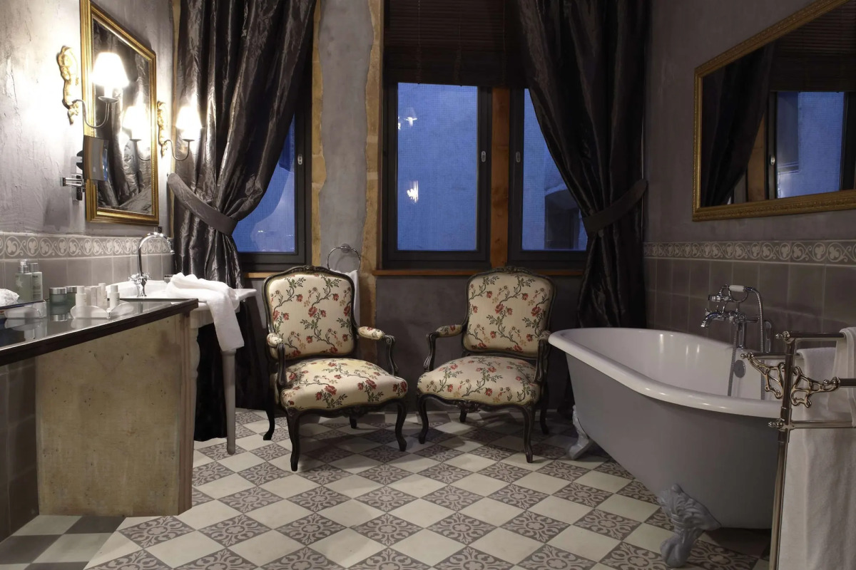 Cour des Loges Lyon, A Radisson Collection Hotel