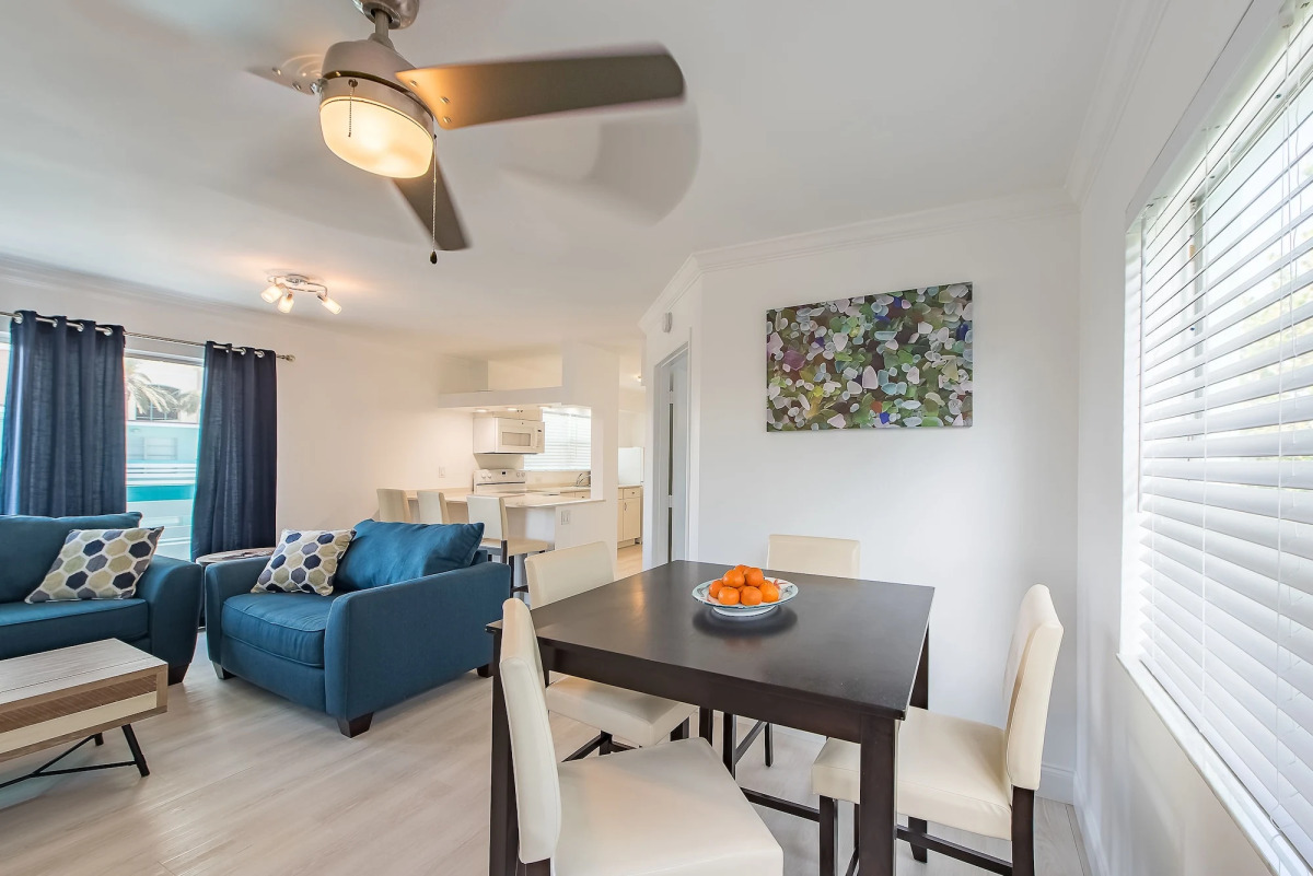 Sea Beach Plaza - Near Jungle Queen Riverboat