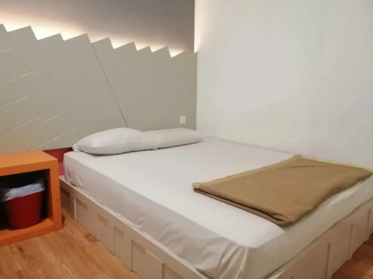 Warm Blanket Hotel - Hostel