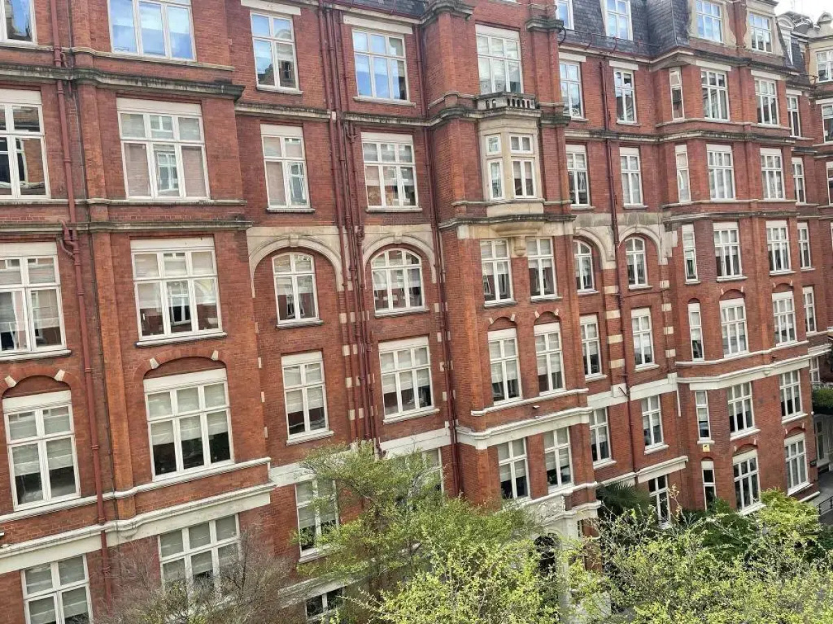 St. Ermins Hotel, Autograph Collection