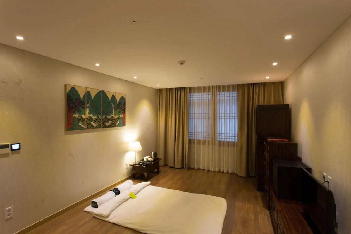 The Central Plaza Hotel