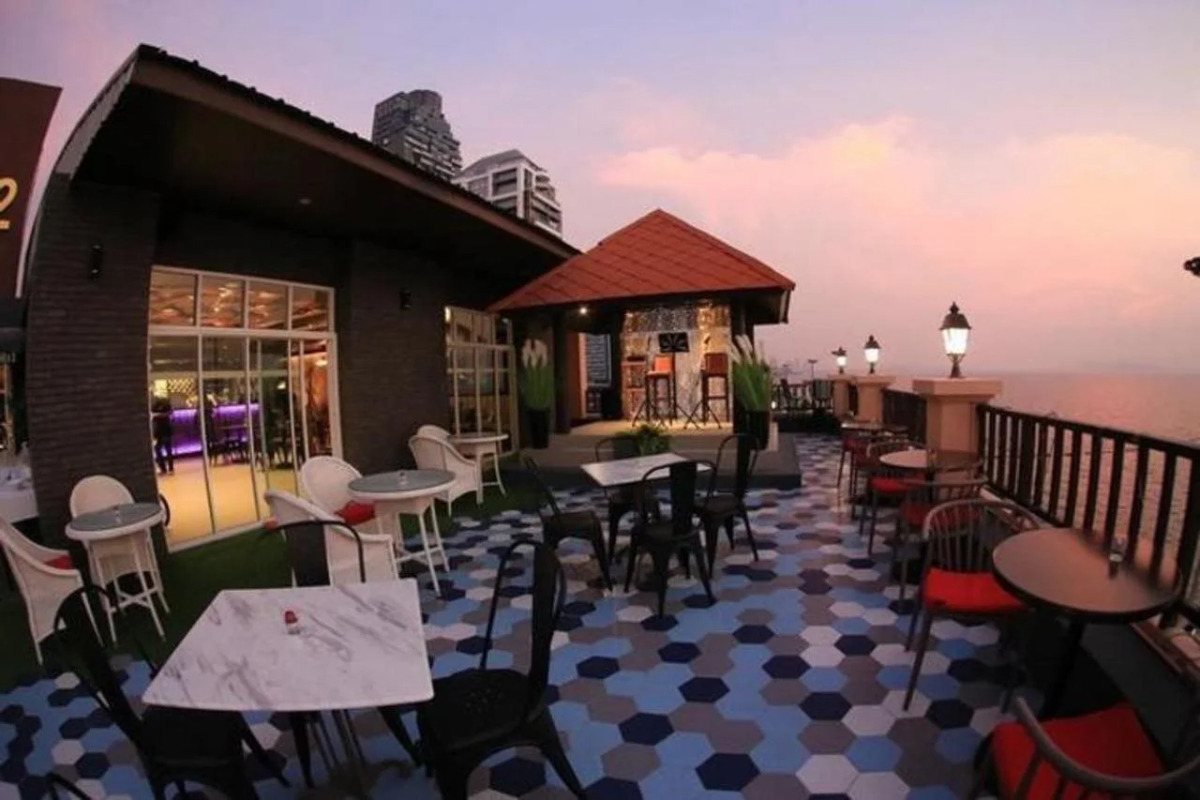 Seaside Jomtien Beach