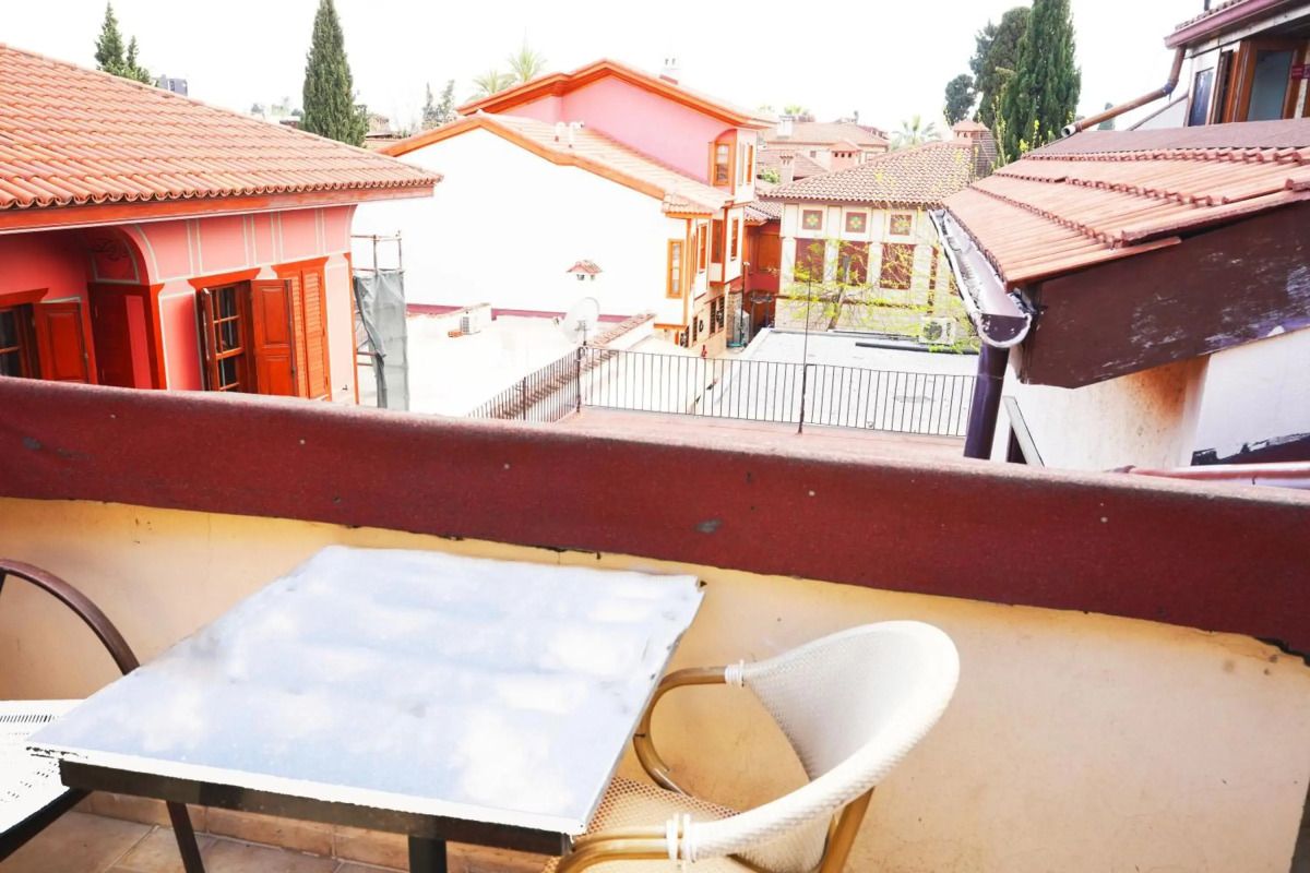 Cicerone Lodge Hotel