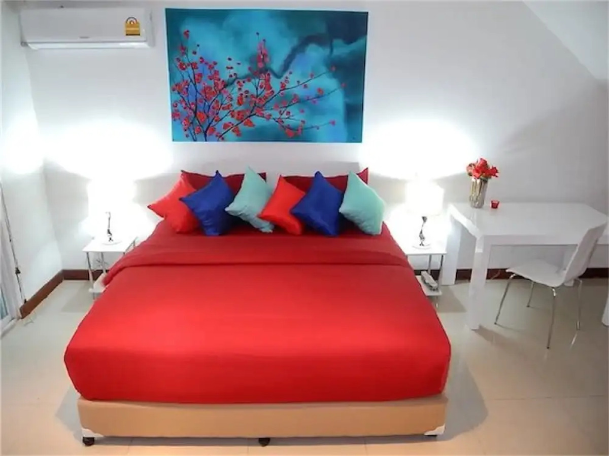 Sunrise 3 bedrooms Modern Apartment In Nai Harn