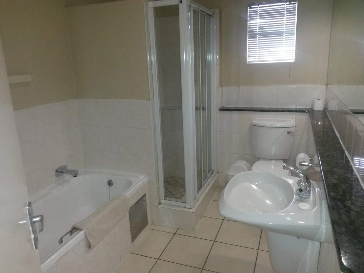 Airport Inn and Suites