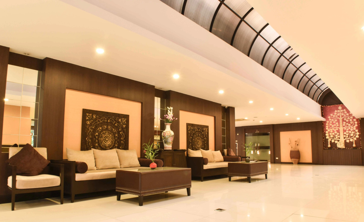 Boss Suites Nana Hotel