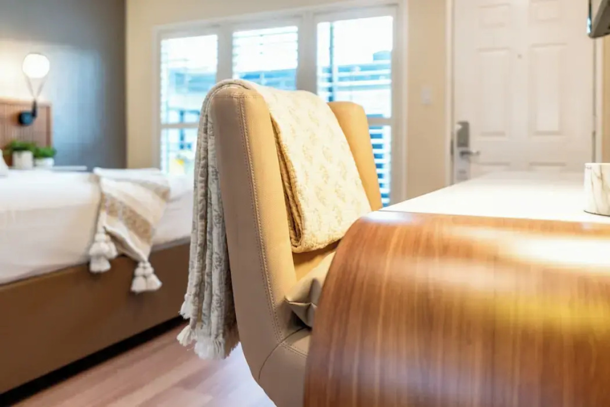 Bevonshire Lodge Motel