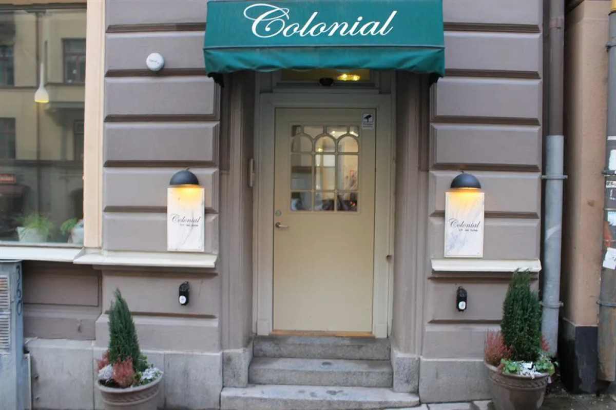 Colonial Hotel