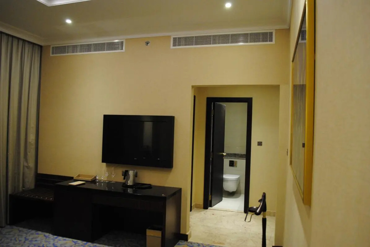 Raviz Center Point Hotel