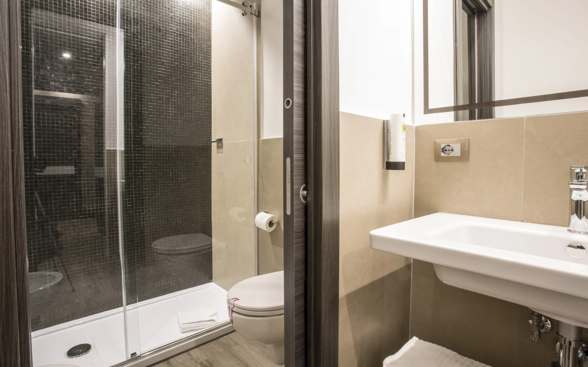 Отель The Guardian