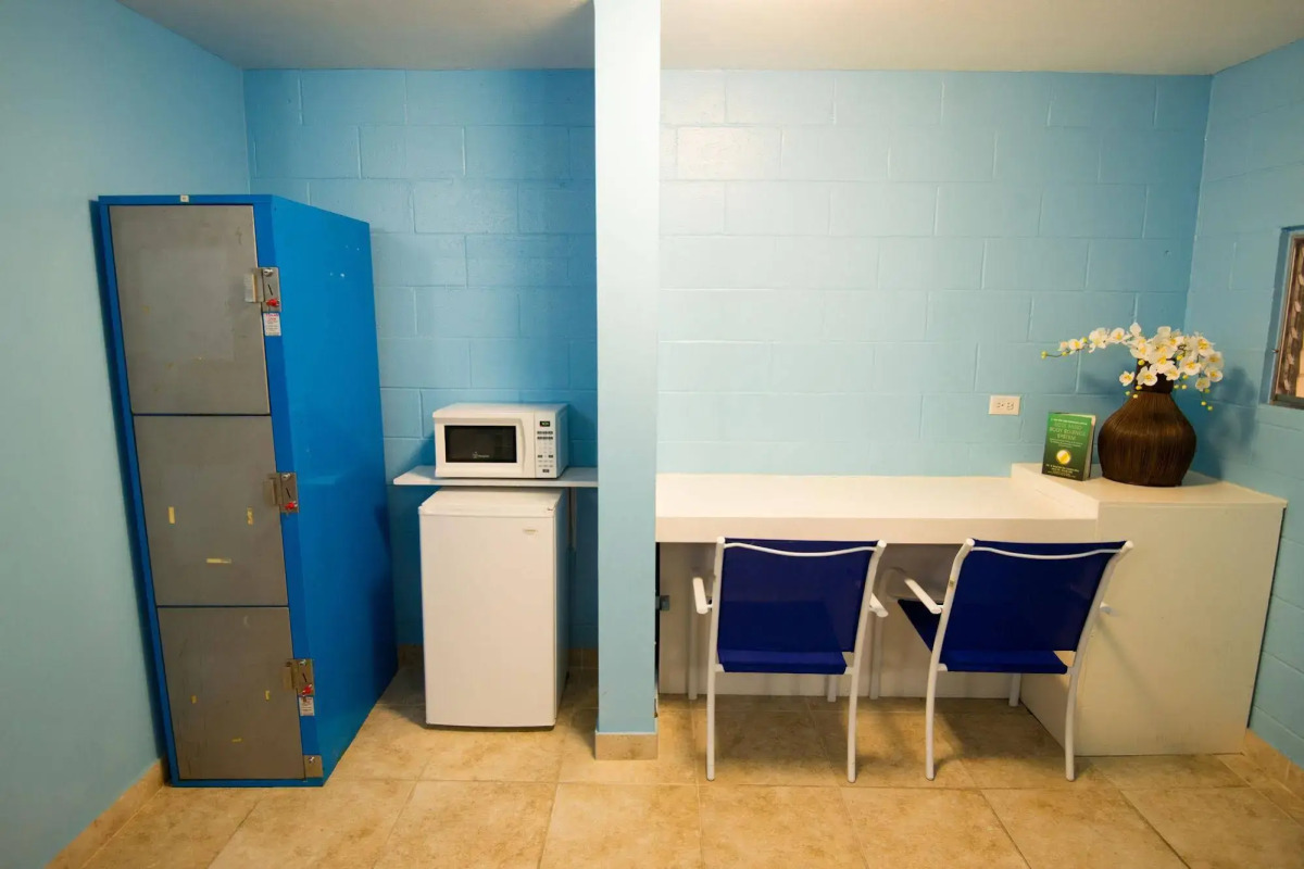 Waikiki Beachside Hostel