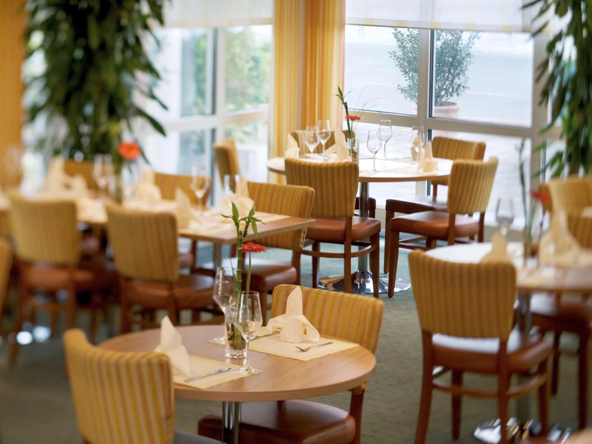 Mövenpick Hotel Nuernberg Airport