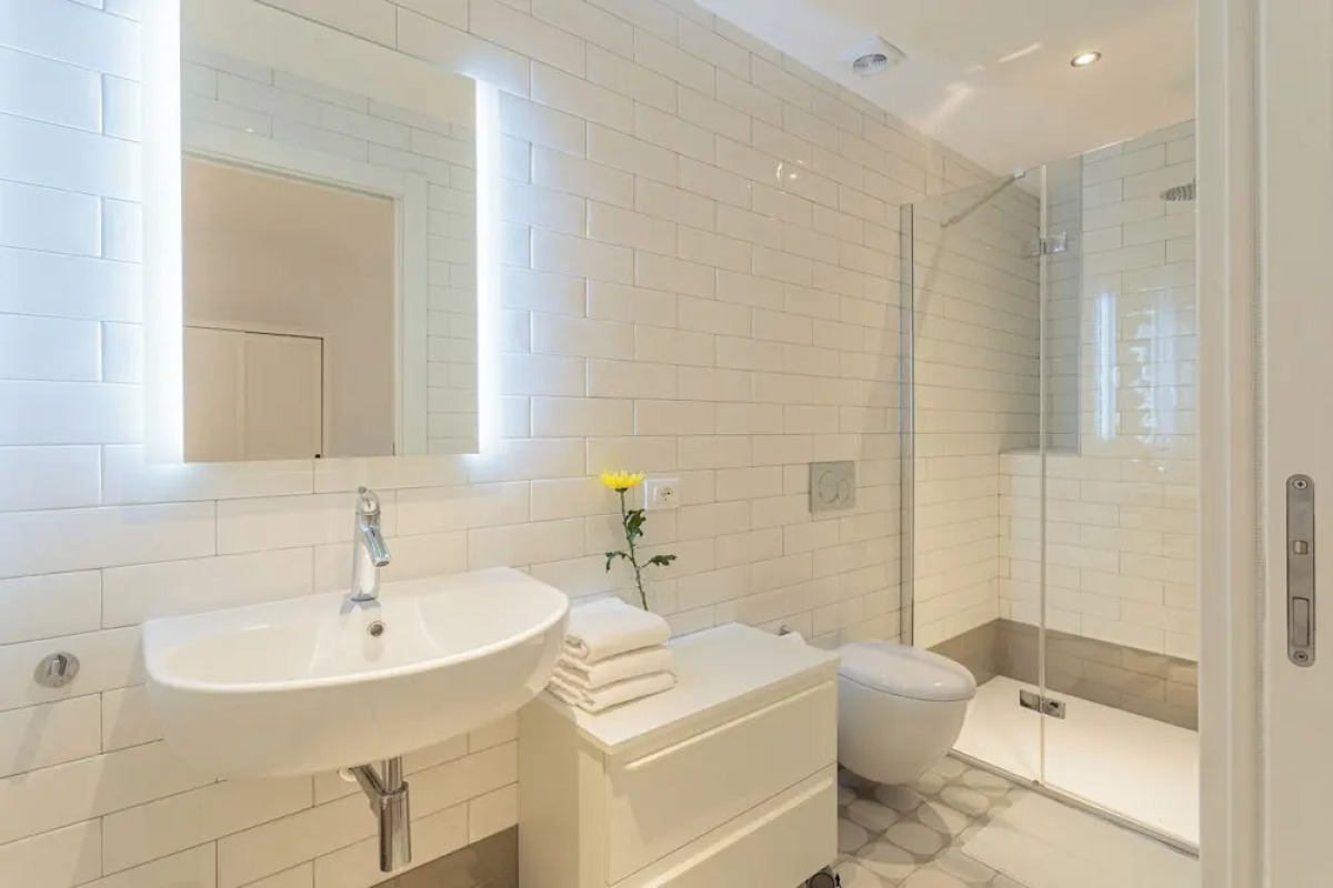 Your Private Harbour Nearby George Clooney