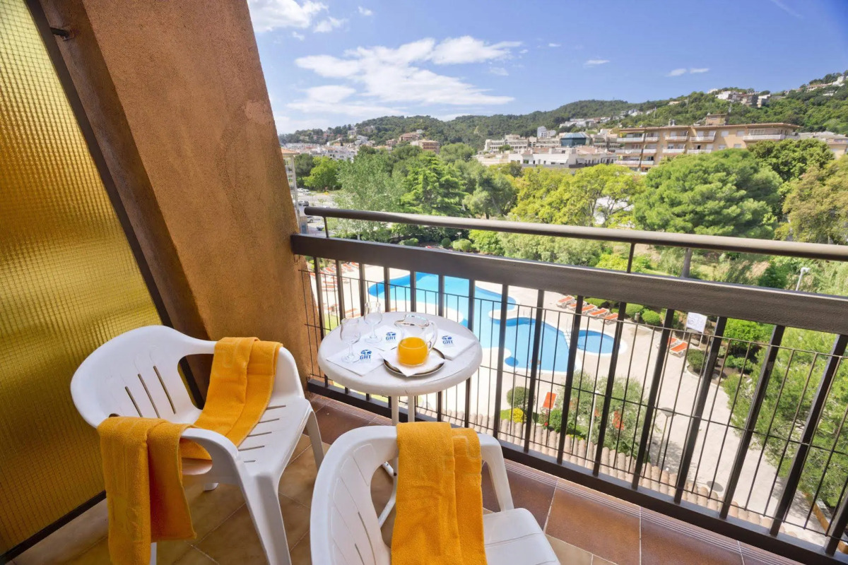 Апарт-отель GHT Tossa Park