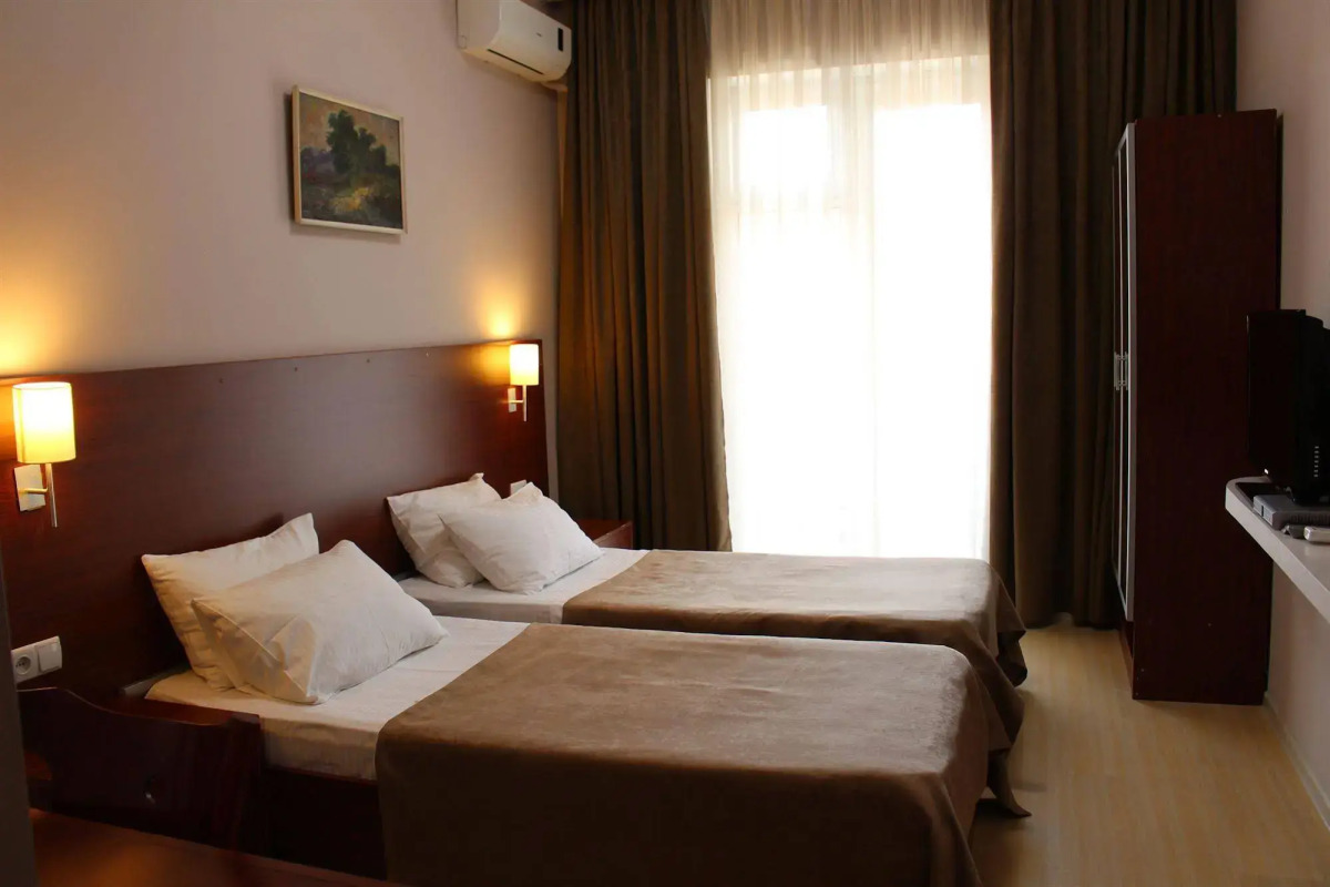 Армази Палас