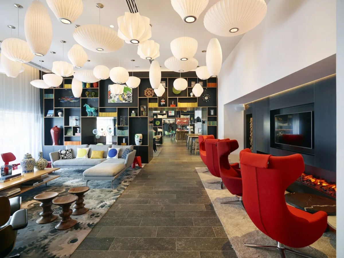Отель citizenM Paris Champs-Élysées