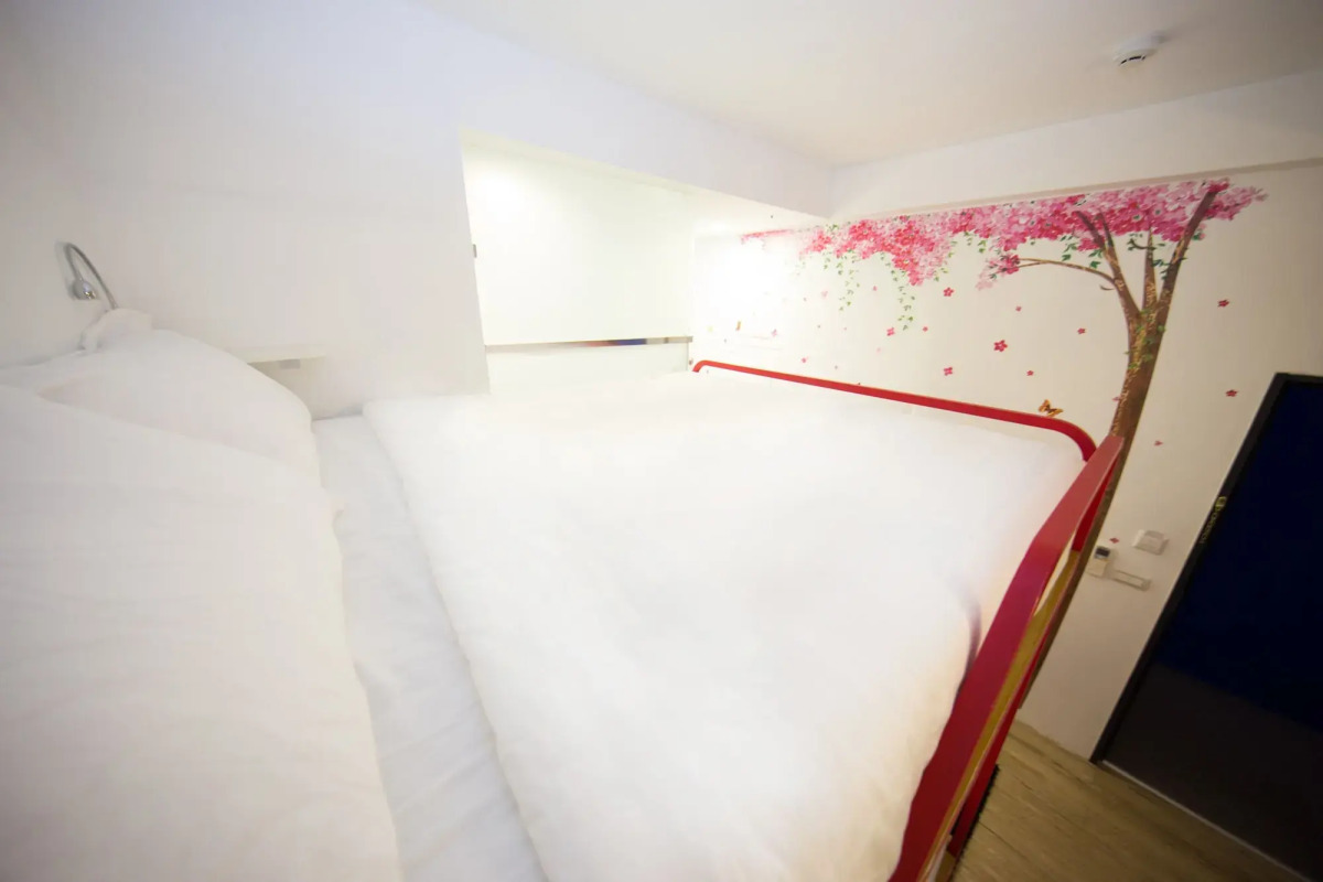 SleepBox Hotel - Ximen