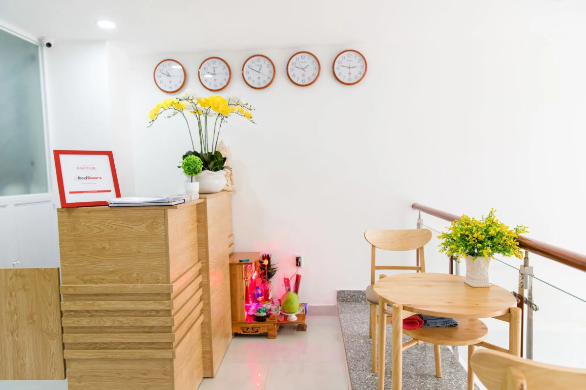 RedDoorz Plus near Nguyen Hue Walking Street