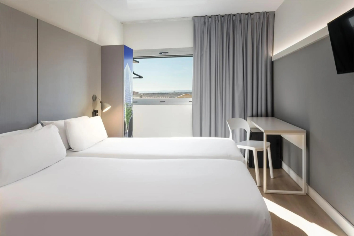 Hotel ILUNION Valencia 4