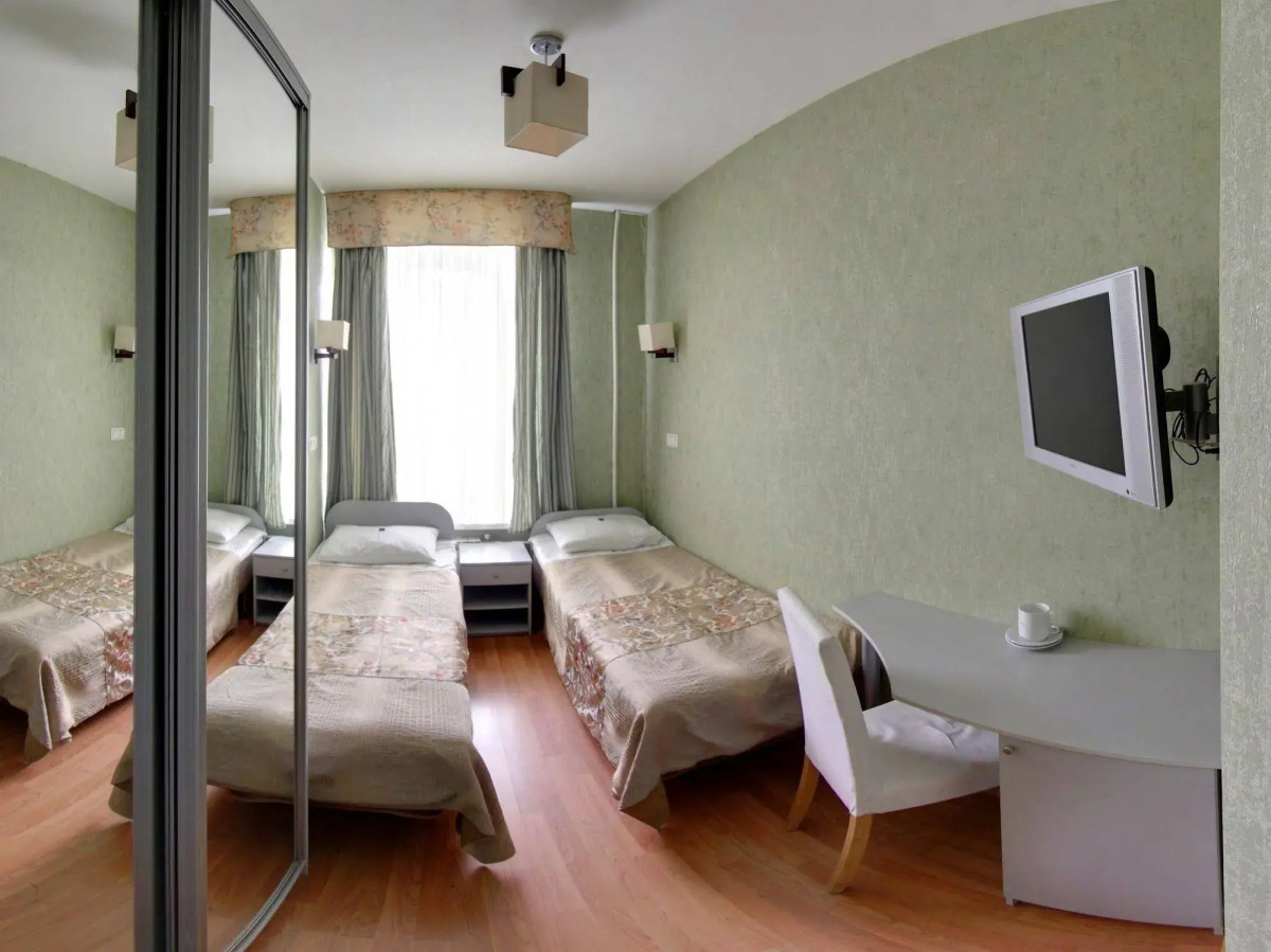 Невский просп., 105