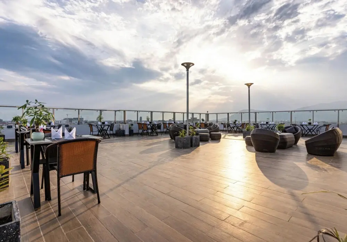 The Square Kampot Hotel