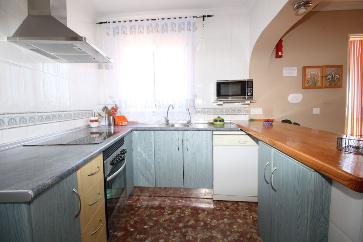 1090 Villa las Flores