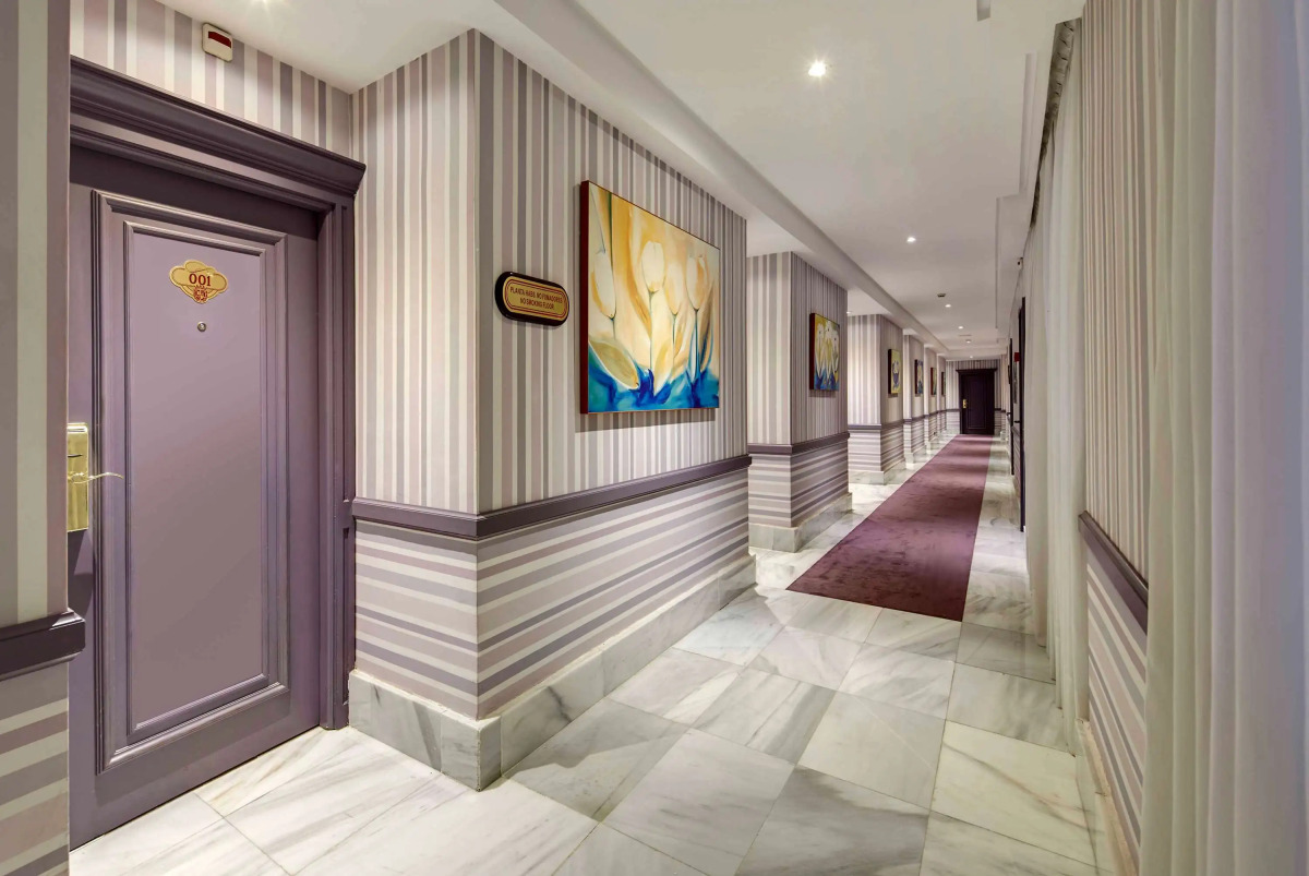 Отель Sercotel Gran Hotel Conde Duque