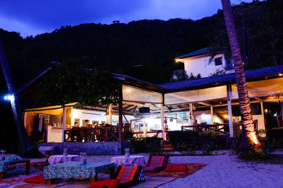 Thaniza Beachfront Resort