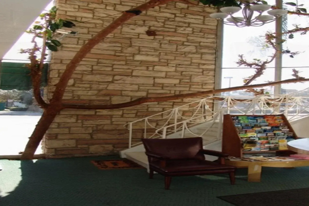 Bevonshire Lodge Motel