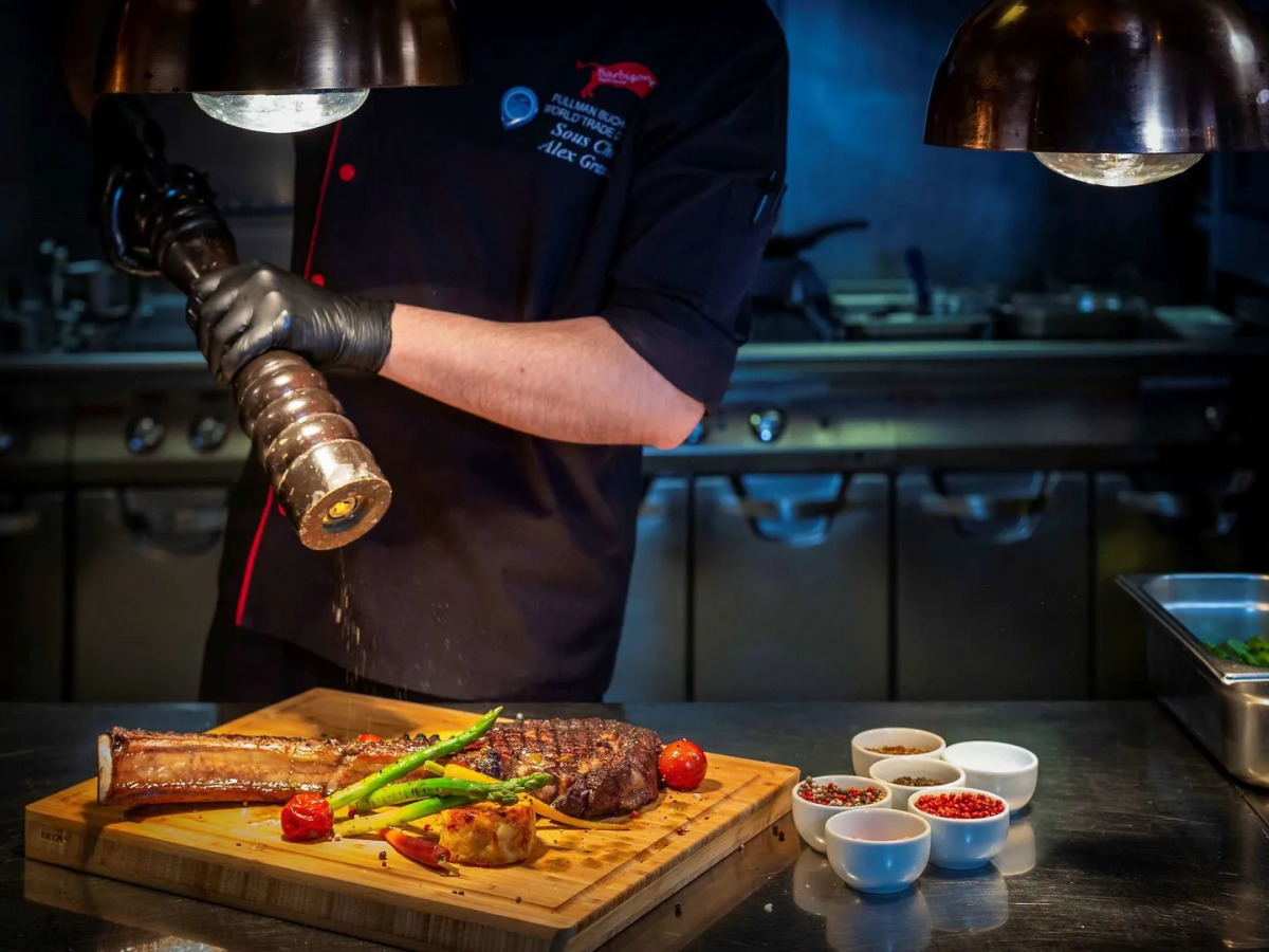 Отель Pullman Bucharest World Trade Center