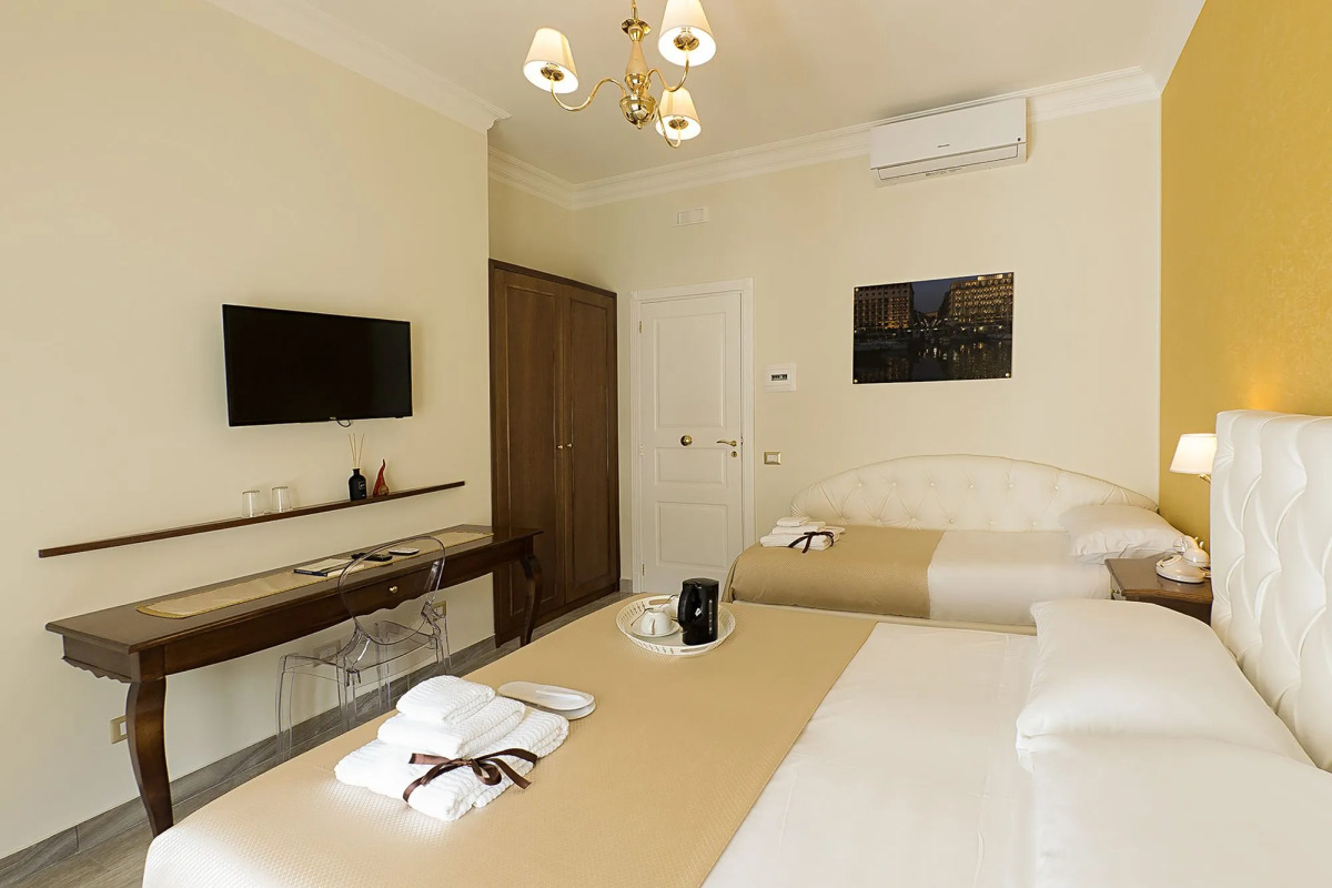 Отель NeapolitanTrips 