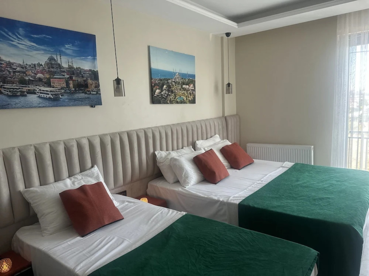 D Twins Airport Hotel