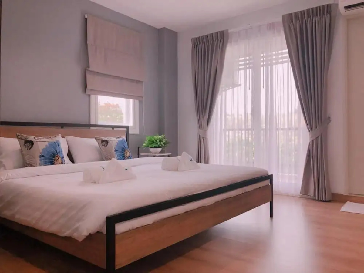 Living at Sphere Apartment - Family room