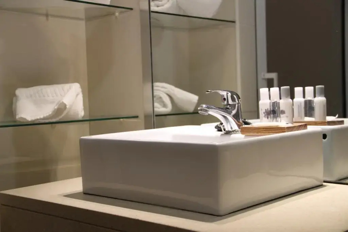 Travellers Pearl by Story Tellers