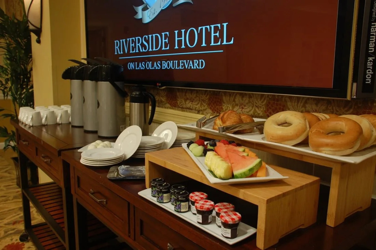 Riverside Hotel