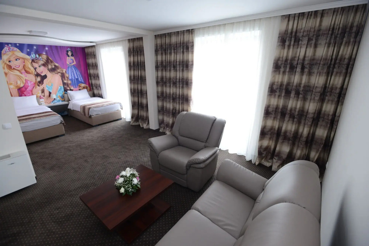 Отель Hollywoodland Wellness & Aquapark