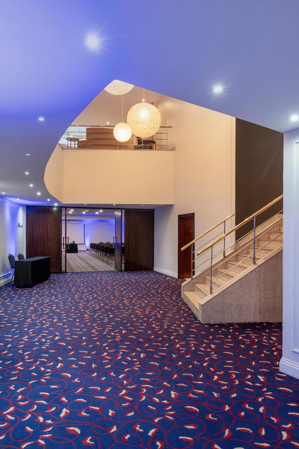 Argenta Tower Hotel & Suites