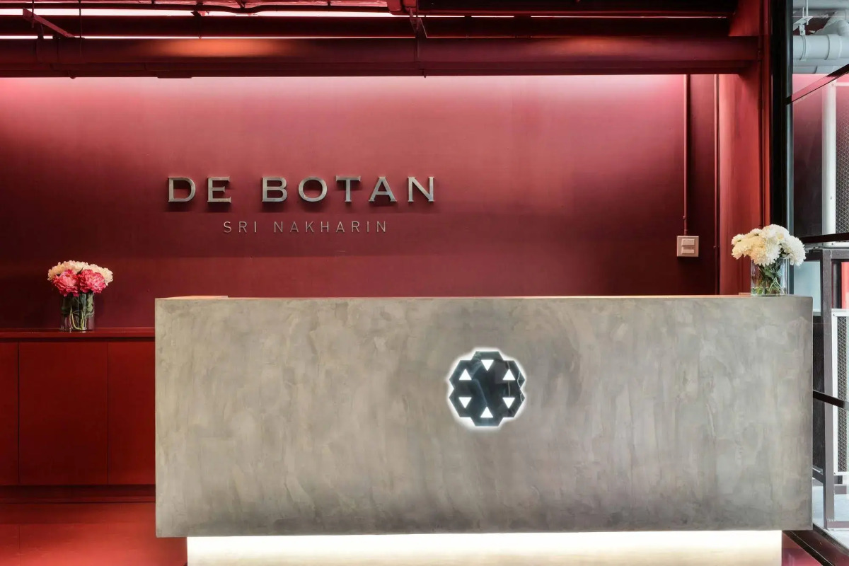 De Botan Srinakarin Hotel & Residence