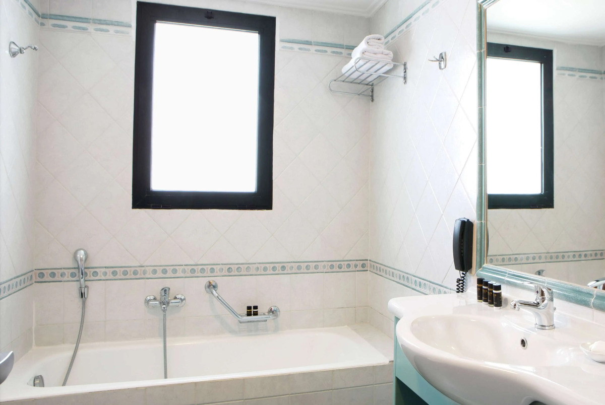 Отель Ramada by Wyndham, Athens Club Attica Riviera