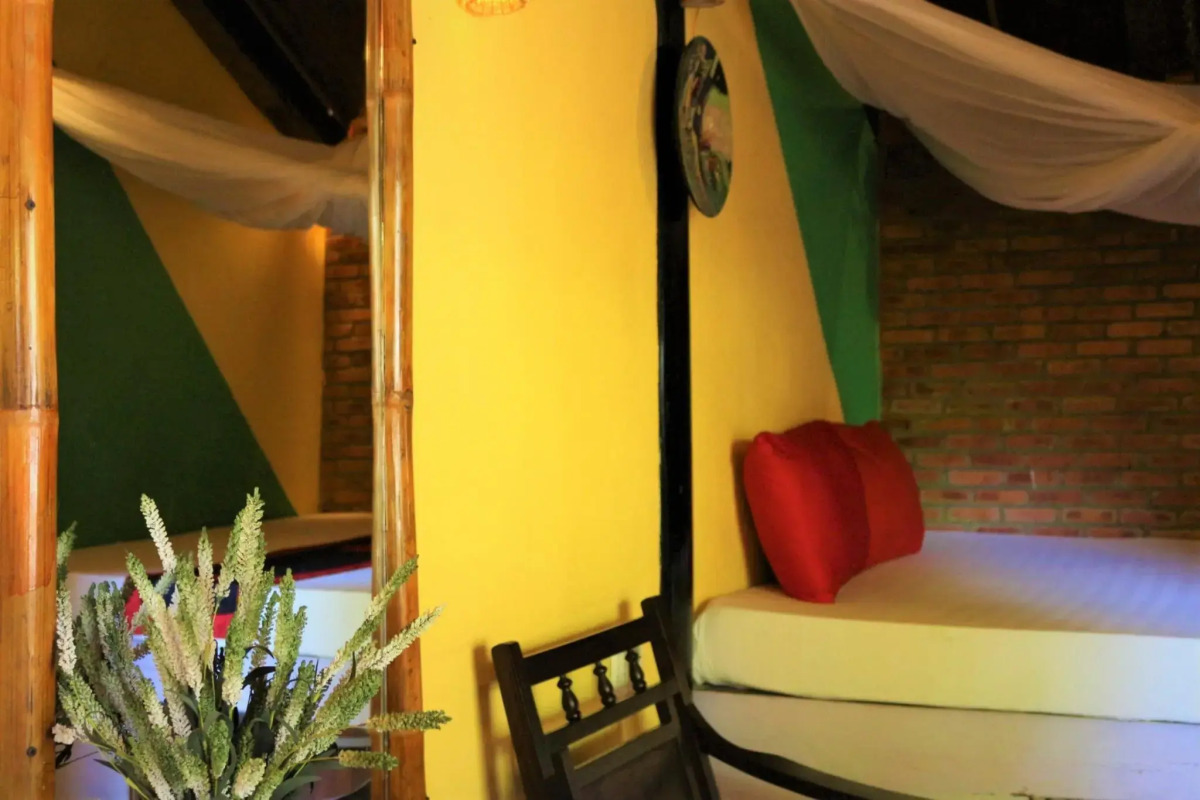 Under the coconut tree - Hostel